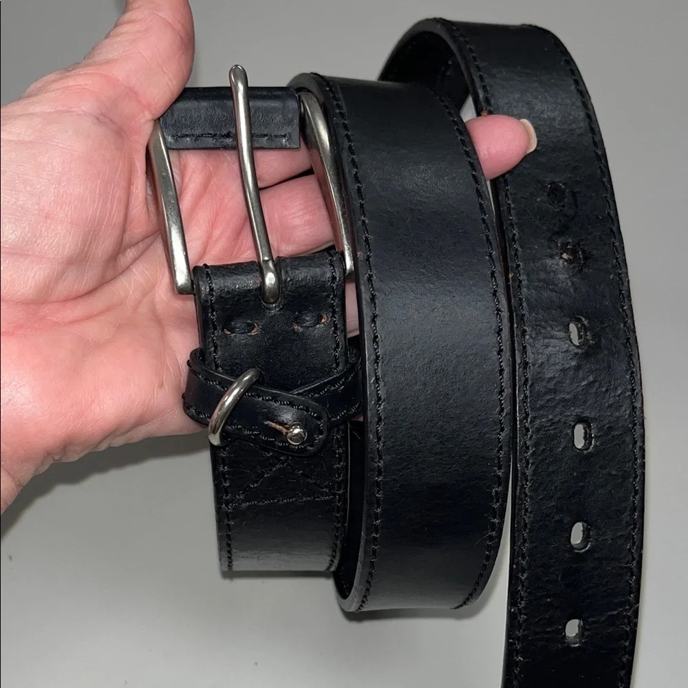 Source Unknown Black Leather Money Belt w/ Silver Buckle size 42”